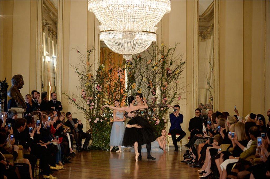 Dolce&Gabbana, l'alta moda sfila alla Scala di Milano