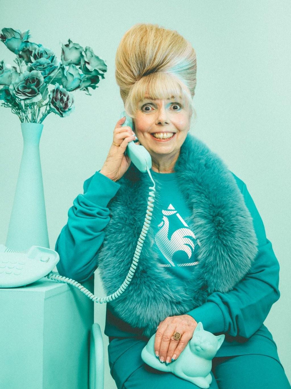 Sciarpa Nordic Poetry, tuta Le Coq Sportif e gioielli vintage