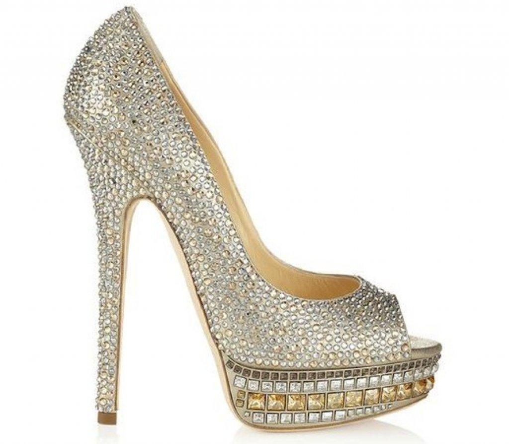cristalli-swarovski-per-il-modello-kendall