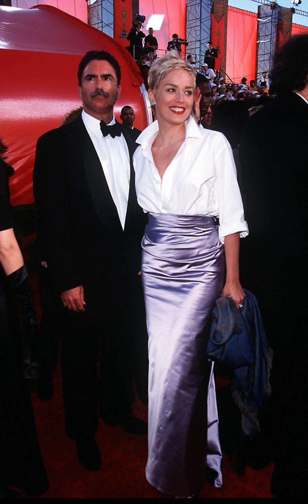 MONDAY 03/23/98 LOS ANGELES, CALIFORNIA 70th ANNUAL ACADEMY AWARDS AT THE SHRINE AUDITORIUM ARRIVALS: SHARON STONE AND HUSBAND PHOTO: Evan Agostini/Getty Images