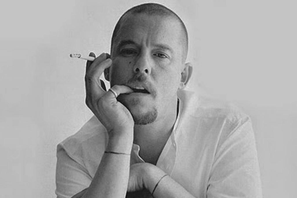 Stlisti scomparsi: le morti più drammatiche del fashion system