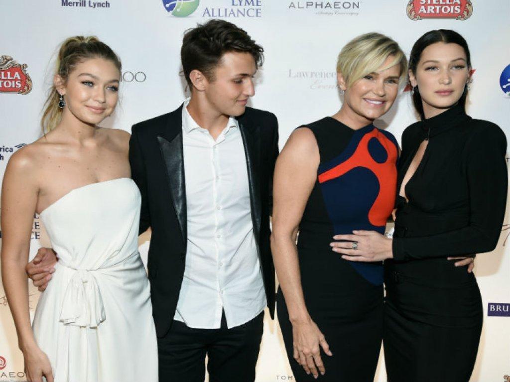 http://static.grazia.it/content/uploads/2016/02/gigi-hadid-grande-famiglia.jpg