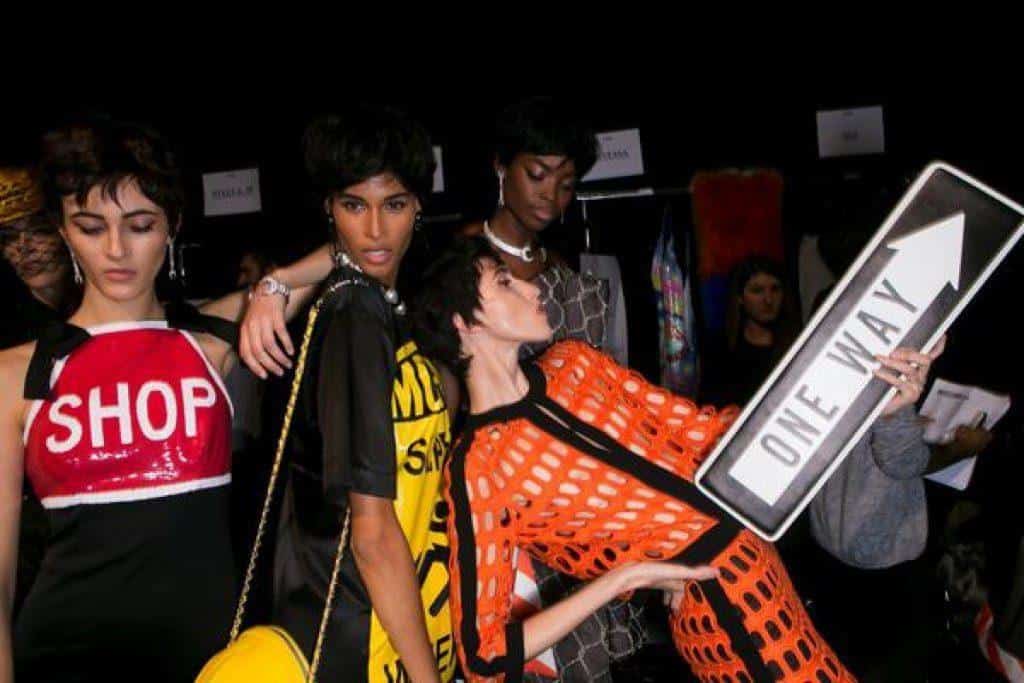 Cosa succede veramente nel backstage di una sfilata? (FOTO)