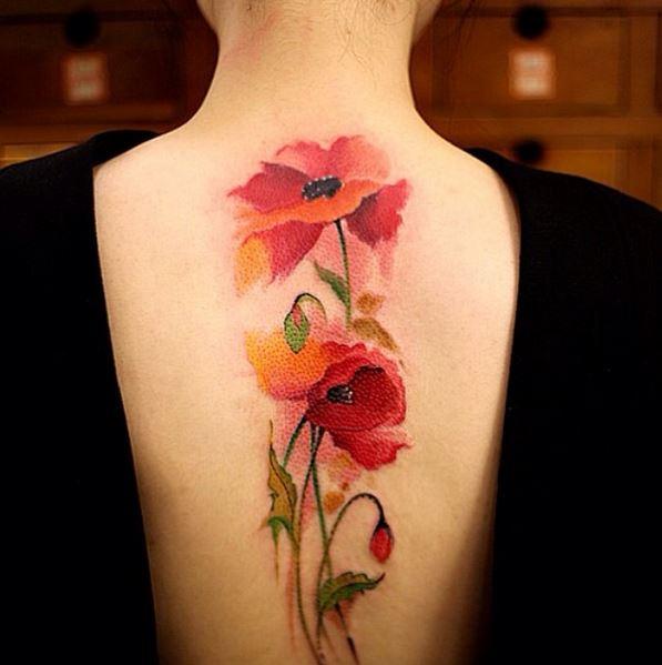 tatuaggio papavero effetto acquerello